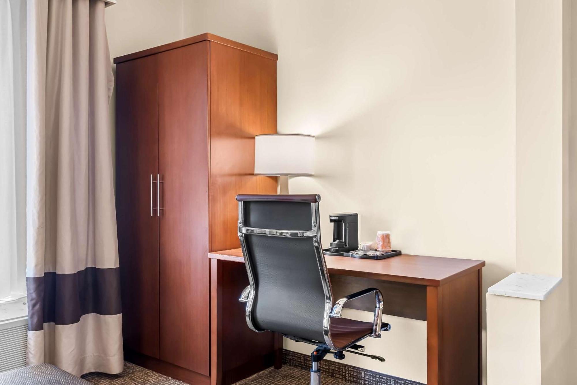 Hotel Comfort Near Camp Lejeune 3*